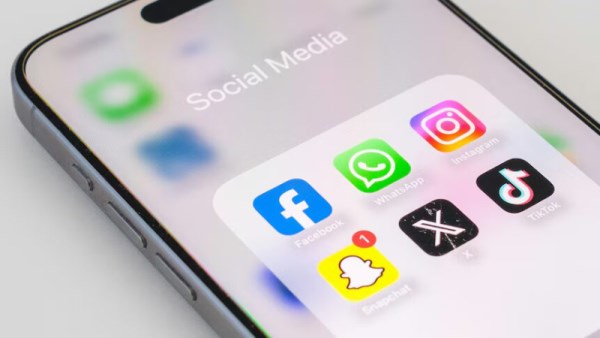 حظر التيك توك وسناب شات
