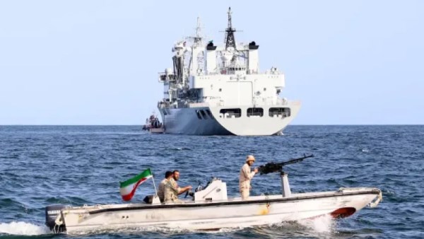 القوات الأميركية تعترض سفينة