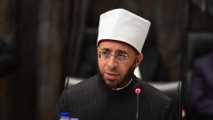 وزير الأوقاف يصرف مكافأة مالية لعاملي مسجد بالدقهلية والغربية، ما السبب؟