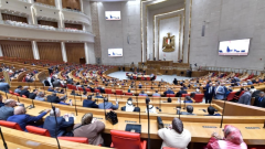 حقيقة إذاعة جلسات مجلس النواب 2026؟ عمرو أديب: عايزين نشوفهم بيتخانقوا