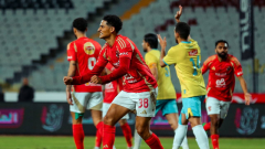 عرض فرنسي وآخر برتغالي لخطف لاعب الأهلي (تفاصيل)
