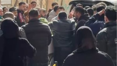 لصلاة الجنازة، وصول جثمان والدة رضا البحراوي لـ مسجد 