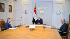 الرئيس السيسي يوجه بمُواصلة تنفيذ استراتيجية تطوير قناة السويس ومجراها الملاحي