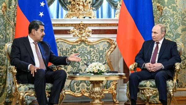 الرئيس الروسي فلاديمير بوتين ونيكولاس مادورو الرئيس الفنزويلي 