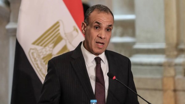 الدكتور بدر عبد العاطي