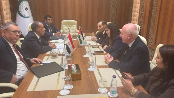 وزير الخارجية المصري مع وزيرة الخارجية الفلسطينية في جدة 