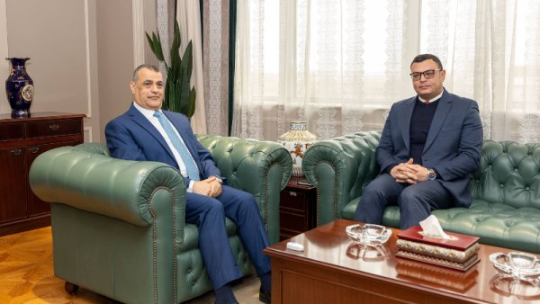  الإنتاج الحربي والإسكان