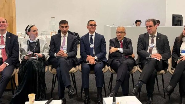 وزير الاستثمار من دافوس