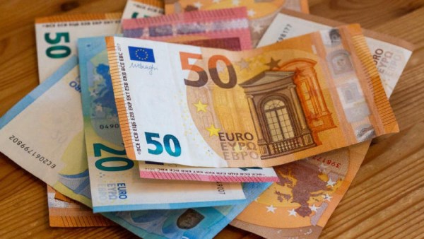 سعر اليورو مقابل الجنيه اليوم 