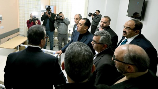 رئيس الوزراء يتفقد الأعمال النهائية لمستشفى بولاق الدكرور العام بالجيزة