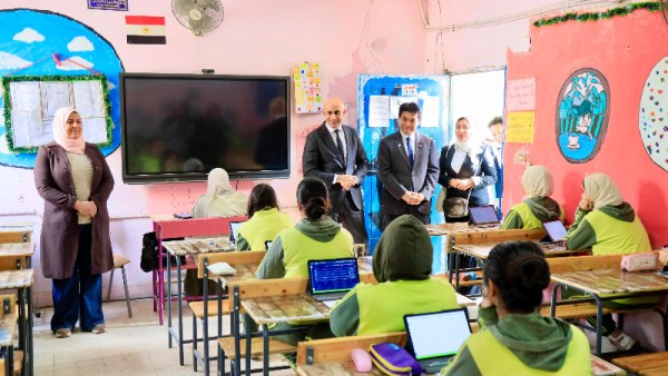 وزير التعليم ونظيره الياباني