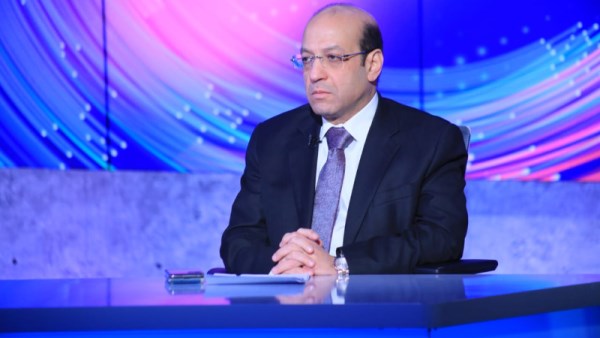 الدكتور مصطفى بدره الخبير الاقتصادي