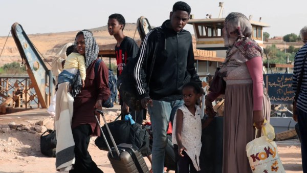 تمديد مهلة السودانيين في مصر 