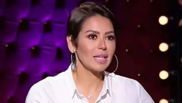 لقاء الخميسي تتفاعل مع بيان أحمد فريد وترد بشكل غير مباشر حول معرفتها بزواج عبد المنصف