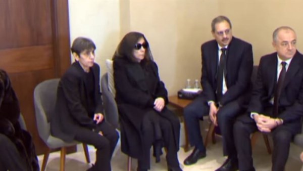 فيروز تستقبل عزاء نجلها هلي الرحباني