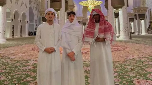 لامين يامال في المسجد