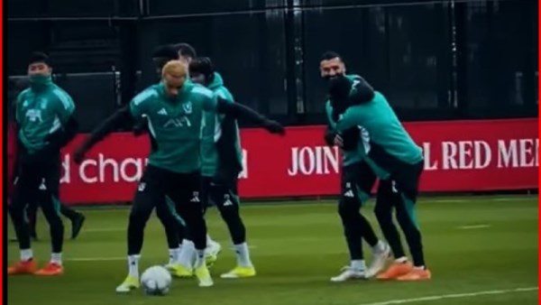 وصلة هزار بين صلاح وجيريمي فريمبونج 