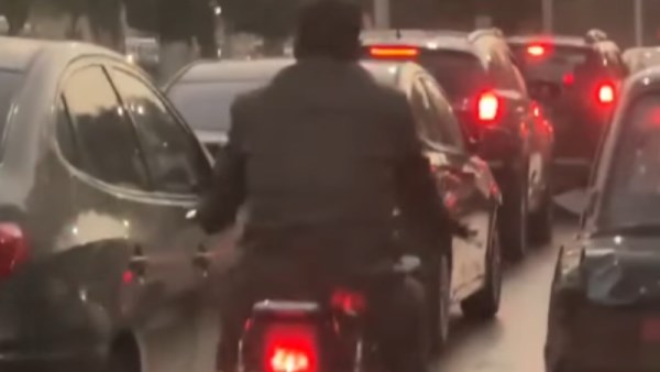 سائق الدراجة النارية