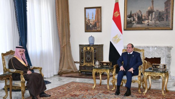 الرئيس عبدالفتاح السيسي والأمير فيصل بن فرحان وزير الخارجية السعودي 