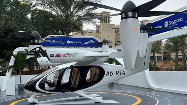التاكسي الطائر في دبي     