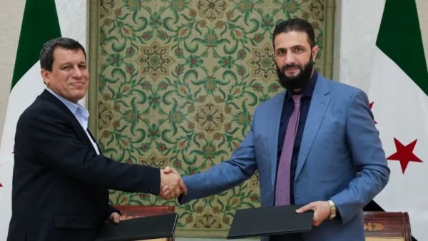 الرئيس السوري المؤقت أحمد الشرع وقائد قوات سوريا الديمقراطية"قسد" مظلوم عبدي     