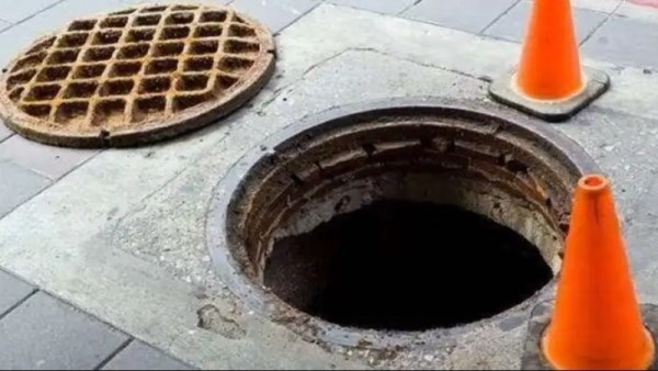 مصرع طفل داخل بالوعة صرف صحي