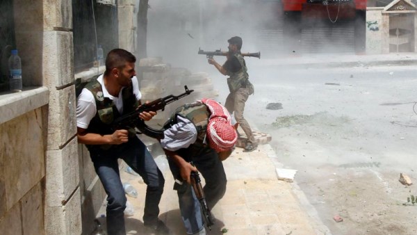 اندلاع الاشتباكات في حلب 