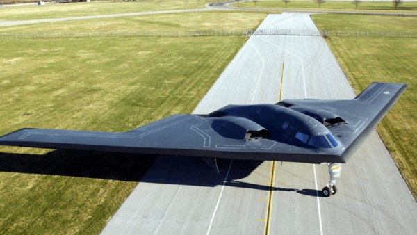 قاذفة B-2 الشبحية الأمريكية 