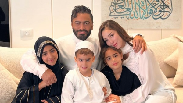 تامر حسني برفقة زوجته بسمة بوسيل وأولاده