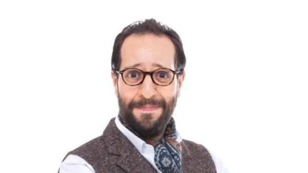 أحمد أمين 