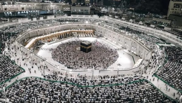 الكعبة تستقبل 14.8 مليون عمرة في شهر رجب