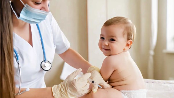 تطعيمات الأطفال