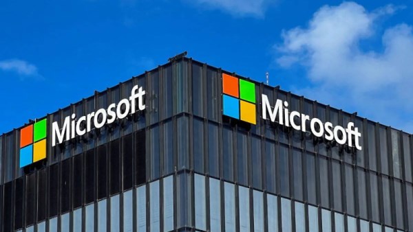 مايكروسوفت تخسر 360 مليار دولار بسبب الذكاء الاصطناعي