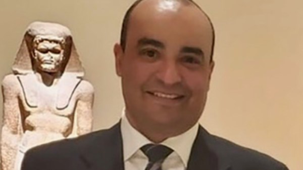 أمين عام الآثار بصحبة العاملين في عيد الأثريين 