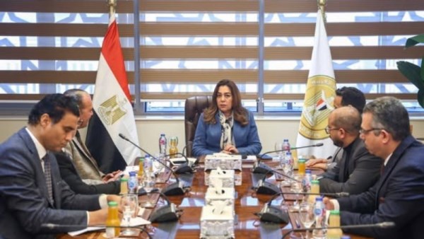 وزيرة التنمية المحلية تناقش الرؤية المتكاملة لتنمية وتطوير مدينة رشيد بمحافظة البحيرة