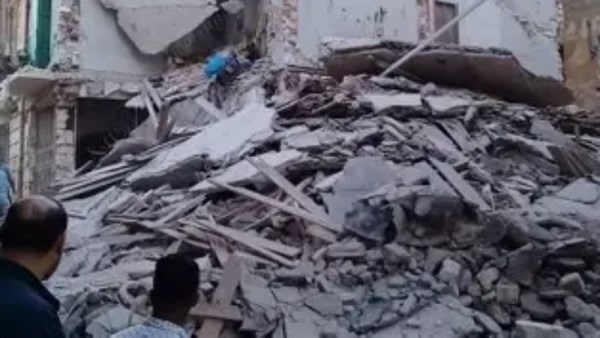 الحماية المدنية تكثف البحث عن مفقودين أسفل عقار الدويقة.