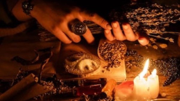 الشيخة سوزان للعلاج الروحاني، القبض على سيدة تمارس الدجل على تيك توك