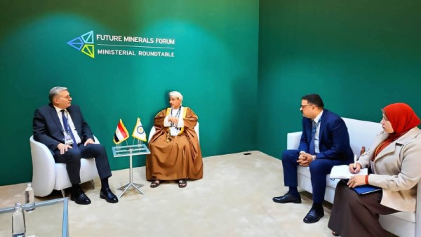 وزير البترول يلتقي وكيل وزارة الطاقة والمعادن عمان