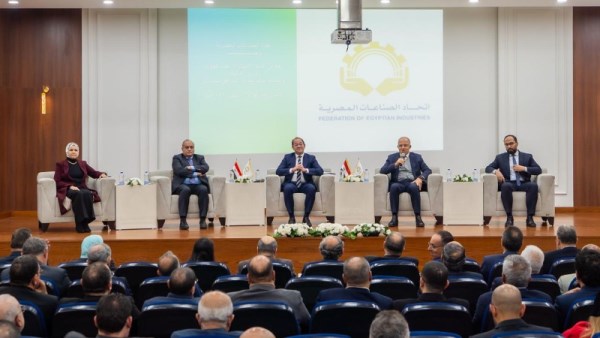 وزير المالية مع المصنعين 