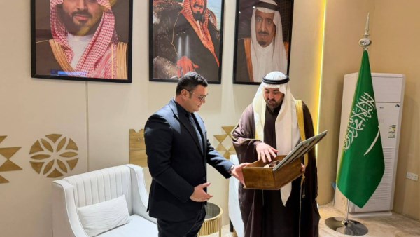 وزير الإسكان 