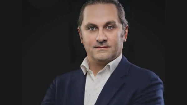 خبير تكنولوجي 
