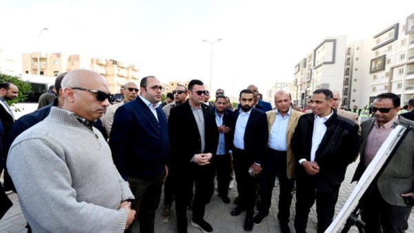 وزير الإسكان 