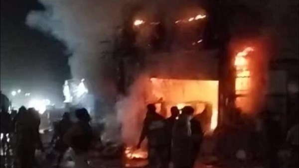 السيطرة على حريق هائل في محل بويات بالمنوفية 