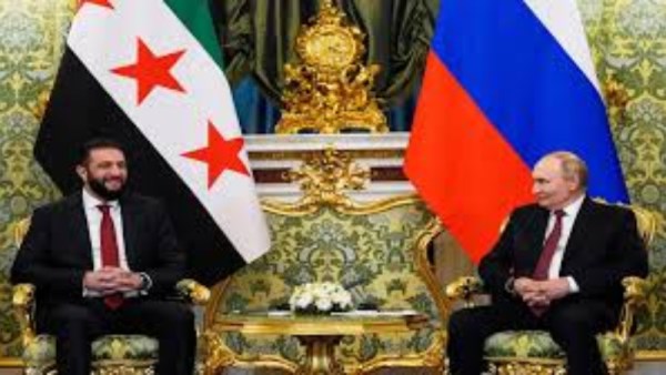 الرئيس الروسي فلاديمير بوتين والرئيس السوري المؤقت أحمد الشرع 