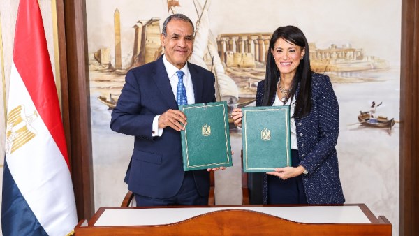 وزير الخارجية ووزيرة التخطيط