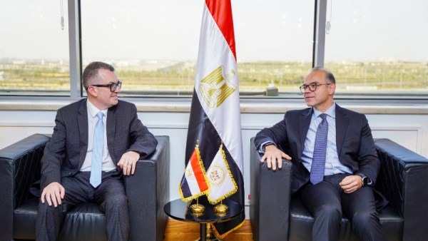 وزيرا التخطيط والاستثمار 