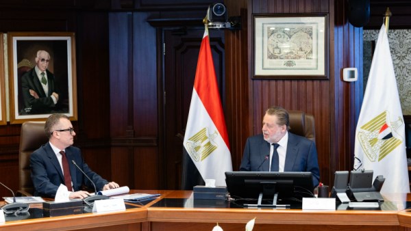 محافظ البنك المركزي ووزير التخطيط 