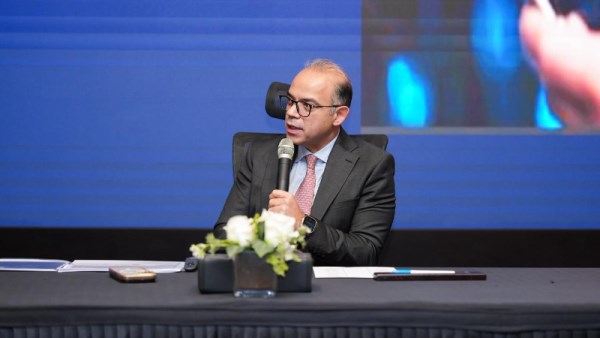 وزير الاستثمار 