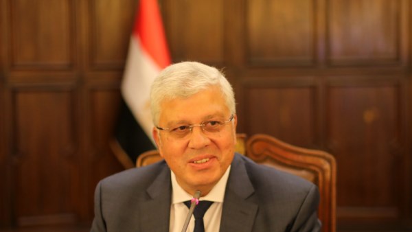 الدكتور أيمن عاشور
