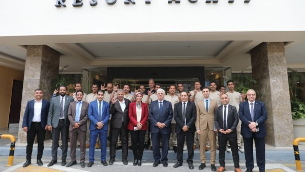أيمن عاشور يتابع تنفيذ البرنامج التدريبي للطلاب ذوي الإعاقة بجامعة الأقصر
